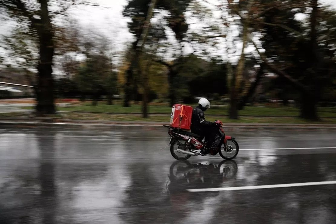 Μαχόμενος Ορθόδοξος Έλληνας : Ο “τυχερός” ντελιβεράς …