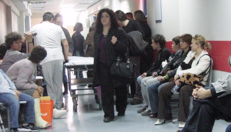 Δημόσια νοσοκομεία: Τελειώνει η ιατρική- Θα παρέχονται μόνο… συσσίτια