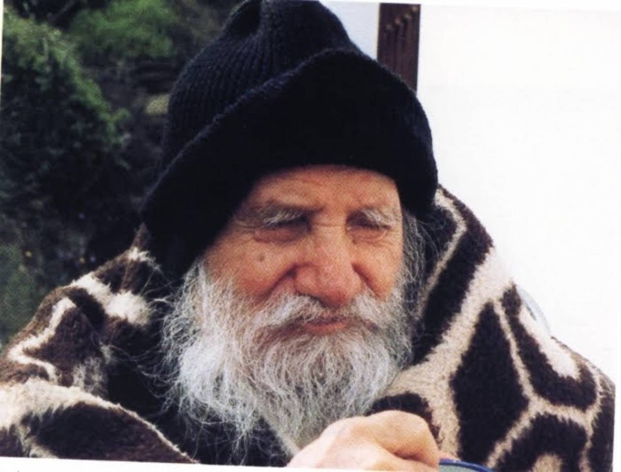 Πρέπει, γέροντα, να κοινωνούν όλοι;