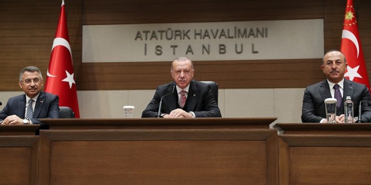 Ερντογάν: Μη μας κουνάτε το δάχτυλο για γενοκτονίες