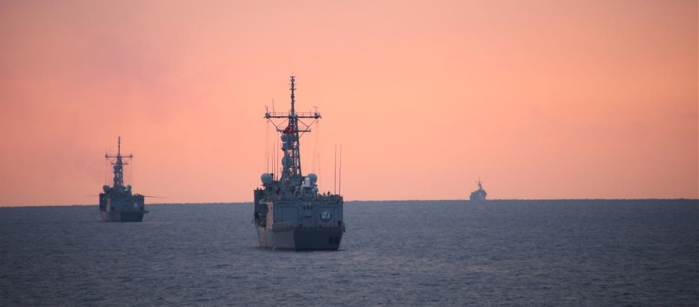 Η Άγκυρα ετοιμάζει επέμβαση στην Λιβύη για να αναχαιτίσει τον Χάφταρ – Τουρκικά πολεμικά στα ανοιχτά της Τρίπολης