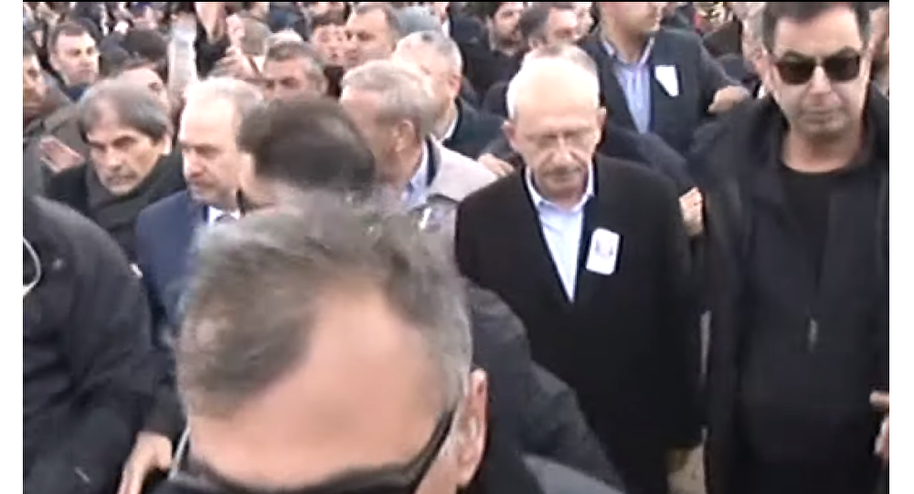 Επίθεση από εξαγριωμένο πλήθος δέχθηκε ο ηγέτης της αντιπολίτευσης στην Τουρκία