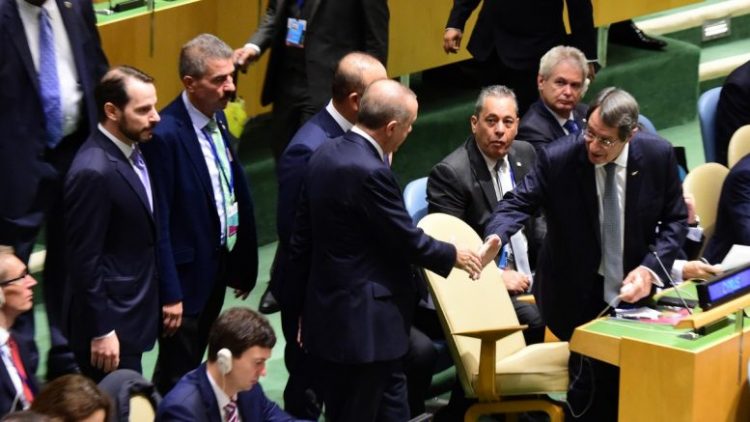 ΙΓΝΑΤΙΟΥ: Είναι οι Αϊνστάιν της παγκόσμιας εξωτερικής πολιτικής, γι’ αυτό και το εθνικό θέμα της Κύπρου πάει από το… καλό στο καλύτερο!