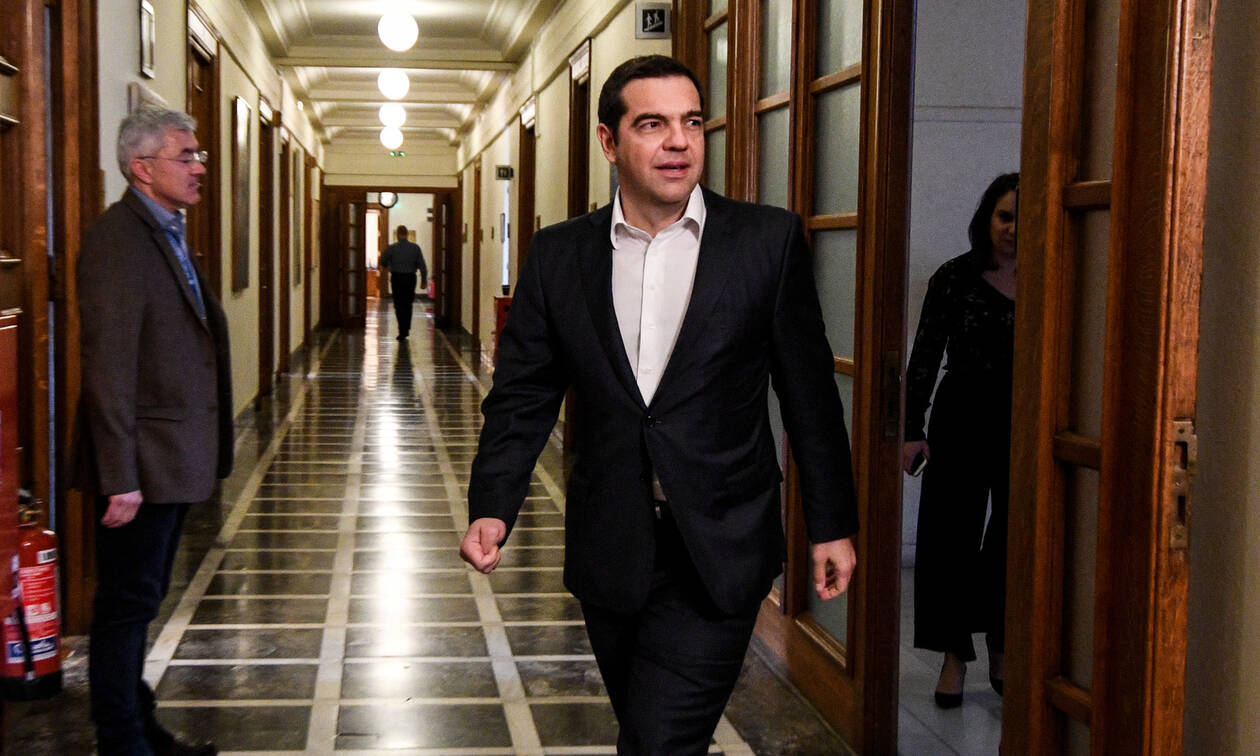 Μοιράζει “καθρεφτάκια” ο Τσίπρας ! Έρχεται νέο κοινωνικό μέρισμα