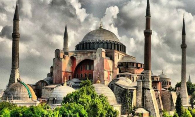Τούρκος καθηγητή αποκαλύπτει: Κάτω από την Αγία Σοφία έχει θαφτεί…
