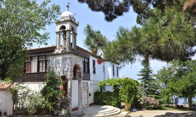 Δείτε το μοναστήρι του Άη – Γιώργη όπου προσεύχονται Έλληνες και Τούρκοι – ΒΙΝΤΕΟ