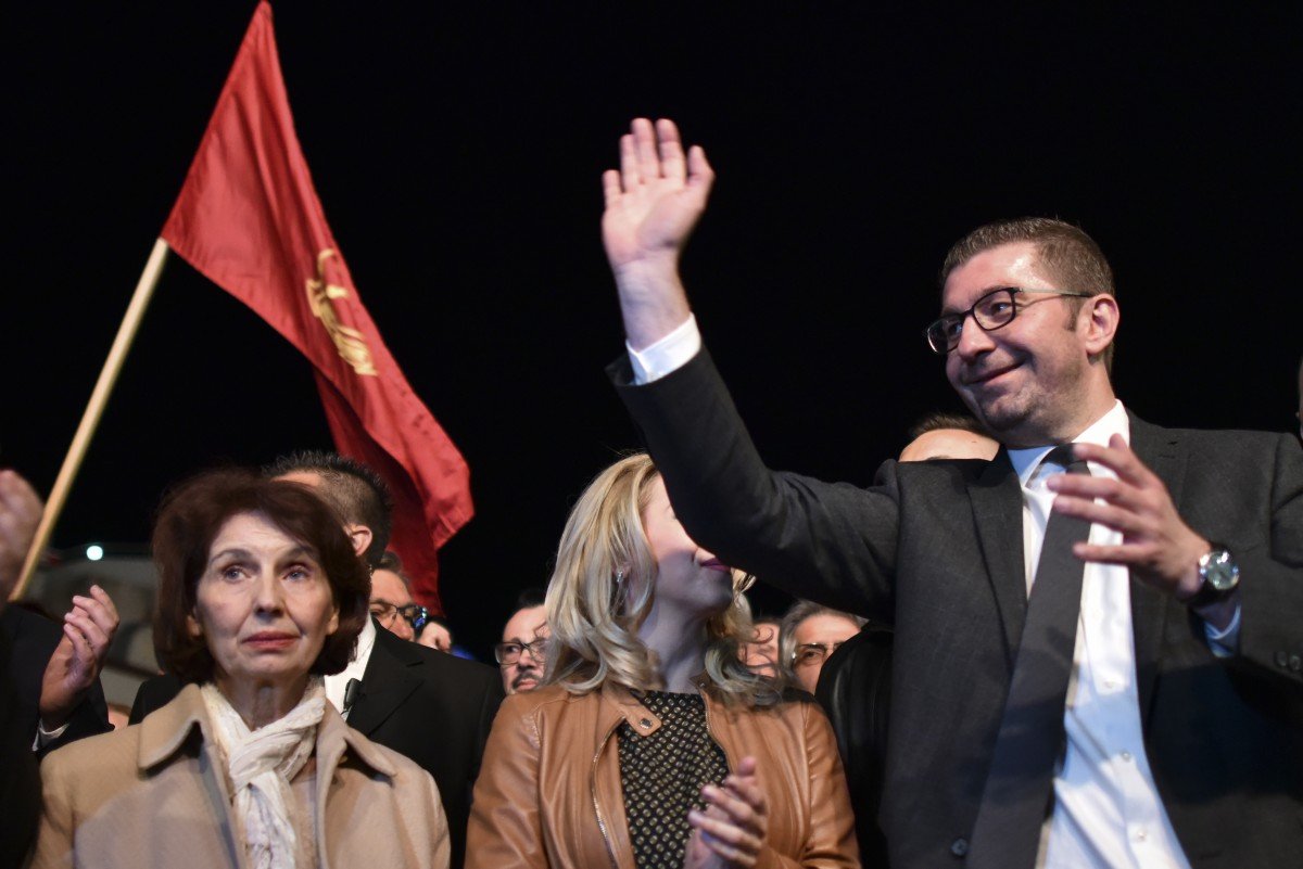 «Βόμβα» από το VMRO: Στη Χάγη η Συμφωνία των Πρεσπών – Πολιτικός «πόλεμος» στα Σκόπια – Πάει για ακύρωση η συμφωνία;