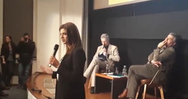 Προκλητική η Νοτοπούλου χλευάζει τους μαθητές που διαδήλωσαν κατά της συμφωνίας των Πρεσπών! (VIDEO)