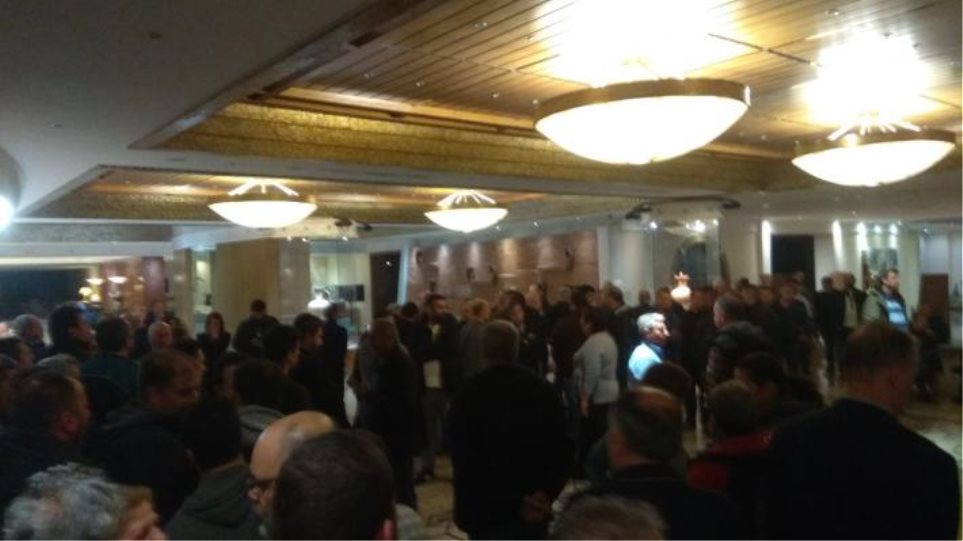 Ξύλο στη Ρόδο για το συνέδριο της ΓΣΕΕ – Τέσσερις τραυματίες – Δείτε βίντεο
