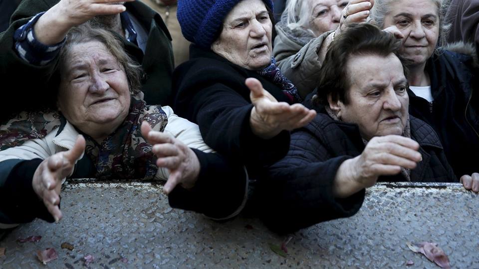 ΤΑ ΚΟΜΜΟΥΝΙΑ ΚΥΝΗΓΑΝΕ ΤΙΣ ΑΠΟΡΕΣ ΓΡΙΟΥΛΕΣ! ΝΕΟ ΚΡΟΥΣΜΑ ΚΡΑΤΙΚΗΣ ΑΝΑΙΣΘΗΣΙΑΣ ΜΕ 80ΧΡΟΝΗ ΕΛΛΗΝΙΔΑ ΣΤΗΝ ΚΑΤΕΡΙΝΗ!