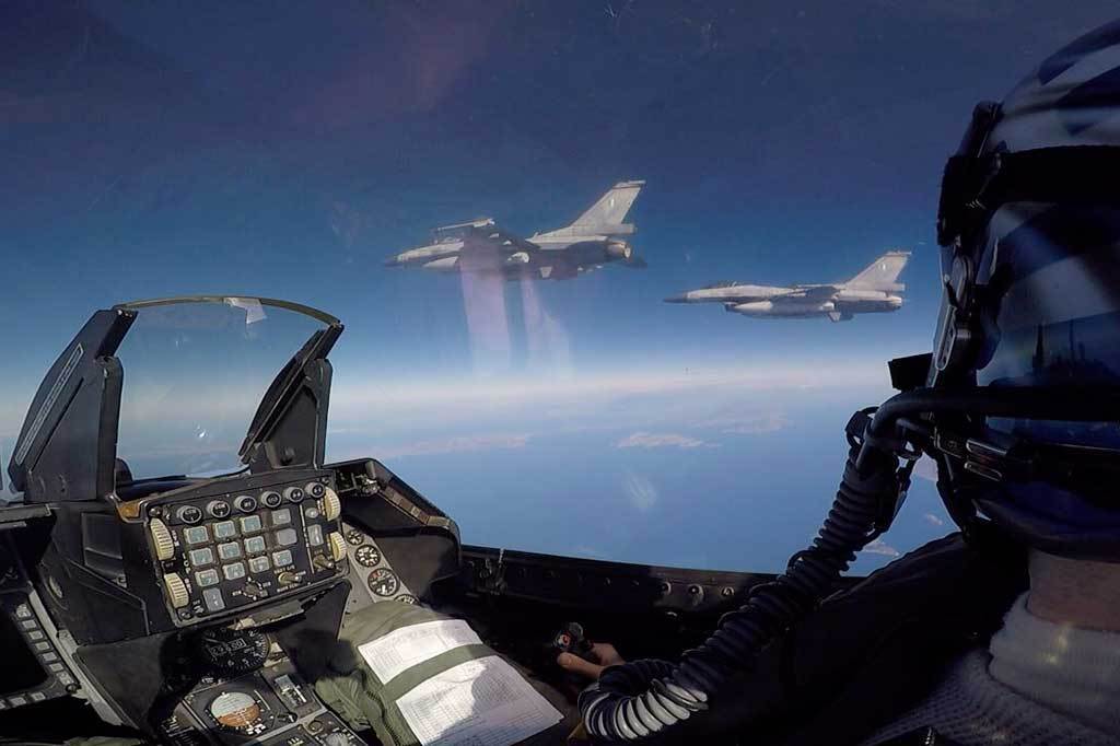 Άρχίσαμε :12 Οπλισμένα Τούρκικα F-16 Σάρωσαν όλο το Αιγαίο και ενεπλάκησαν σε Εμπλοκές … 30 Ελληνικά Μαχητικά στον Αέρα !!.
