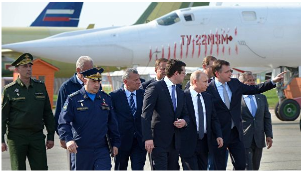 Στον Πούτιν έδειξαν το TU-214 και τον εκσυγχρονισμό στα TU-160 και TU-22