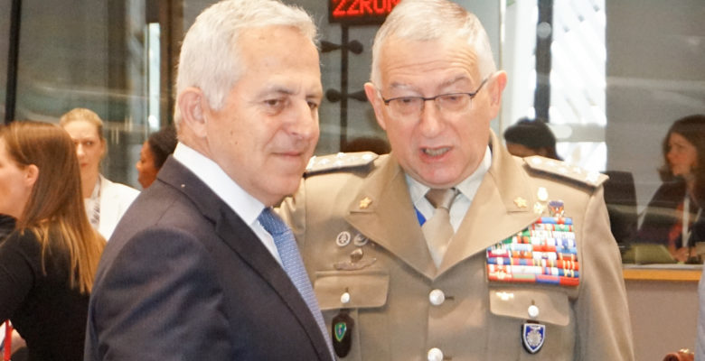 H E.E Κατανοεί αλλά δεν πρόκειται να μπει μπροστά