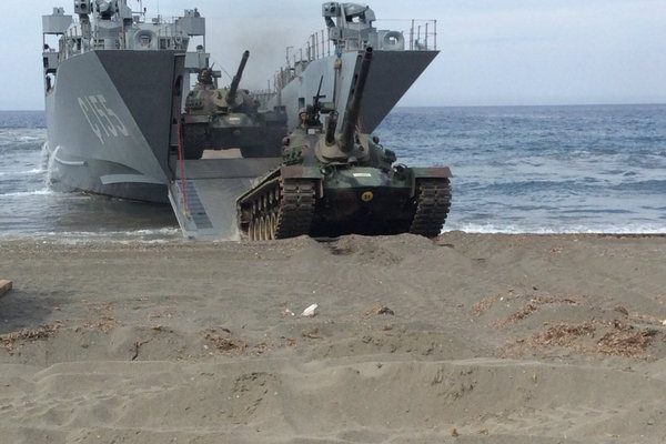 Τουρκική Αρμάδα αποβατικών Σκαφών … διέρχεται των Στενών της Χίου-Τσεσμέ (video)