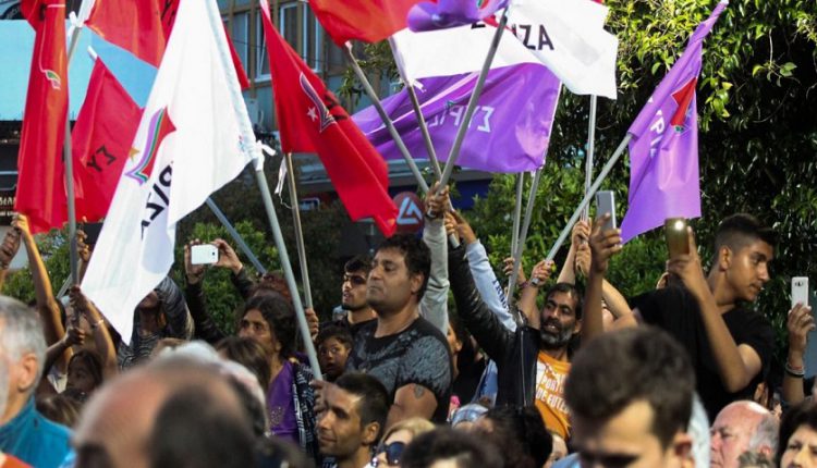 Ο Α.Τσίπρας κάλεσε τους Ρομά φίλους του από τη Θήβα για να γεμίσει την πλατεία στη Λαμία (Εικόνες-Βίντεο)
