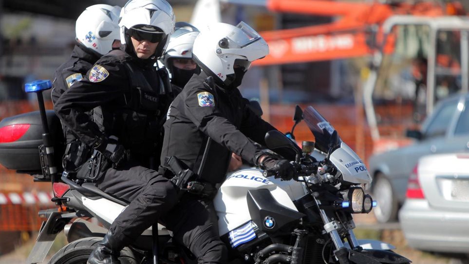Εξάρχεια: Επίθεση αναρχικών σε άνδρες της Ομάδας ΔΙΑΣ – Ένας αστυνομικός τραυματίας