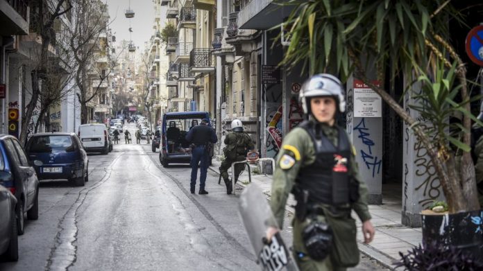 Πυροβολισμοί στα Εξάρχεια, στη μέση του δρόμου, καταγγέλλουν κάτοικοι