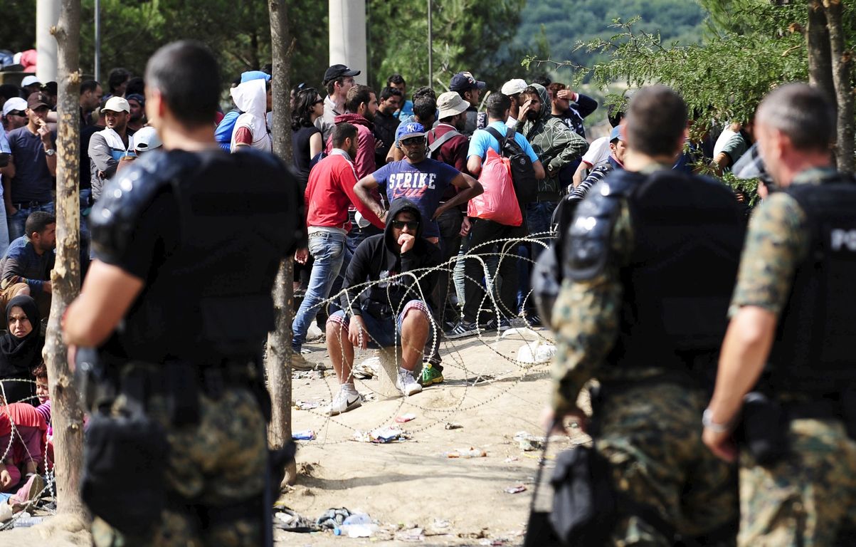 Εθνικός εξευτελισμός επί ΣΥΡΙΖΑ: Γερμανοί αστυνομικοί ελέγχουν τα σύνορα & τα αεροδρόμια – «Φυλακίζουν» τους μετανάστες στην Ελλάδα