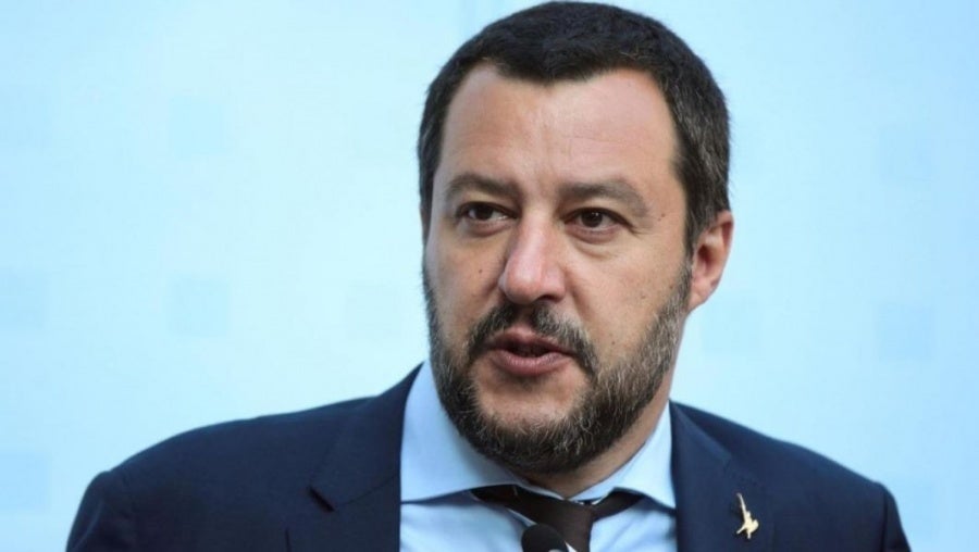 Μ.Σαλβίνι: Η τελευταία ευκαιρία των πατριωτών – Ή ξεφορτωνόμαστε Σόρος και Αριστερούς ή οι πατρίδες μας διαλύονται
