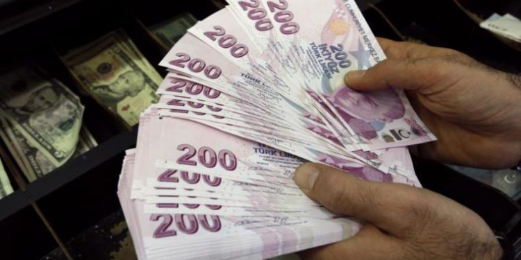 Στα τάρταρα ετοιμάζεται να ρίξει την τουρκική οικονομία η Moody’s