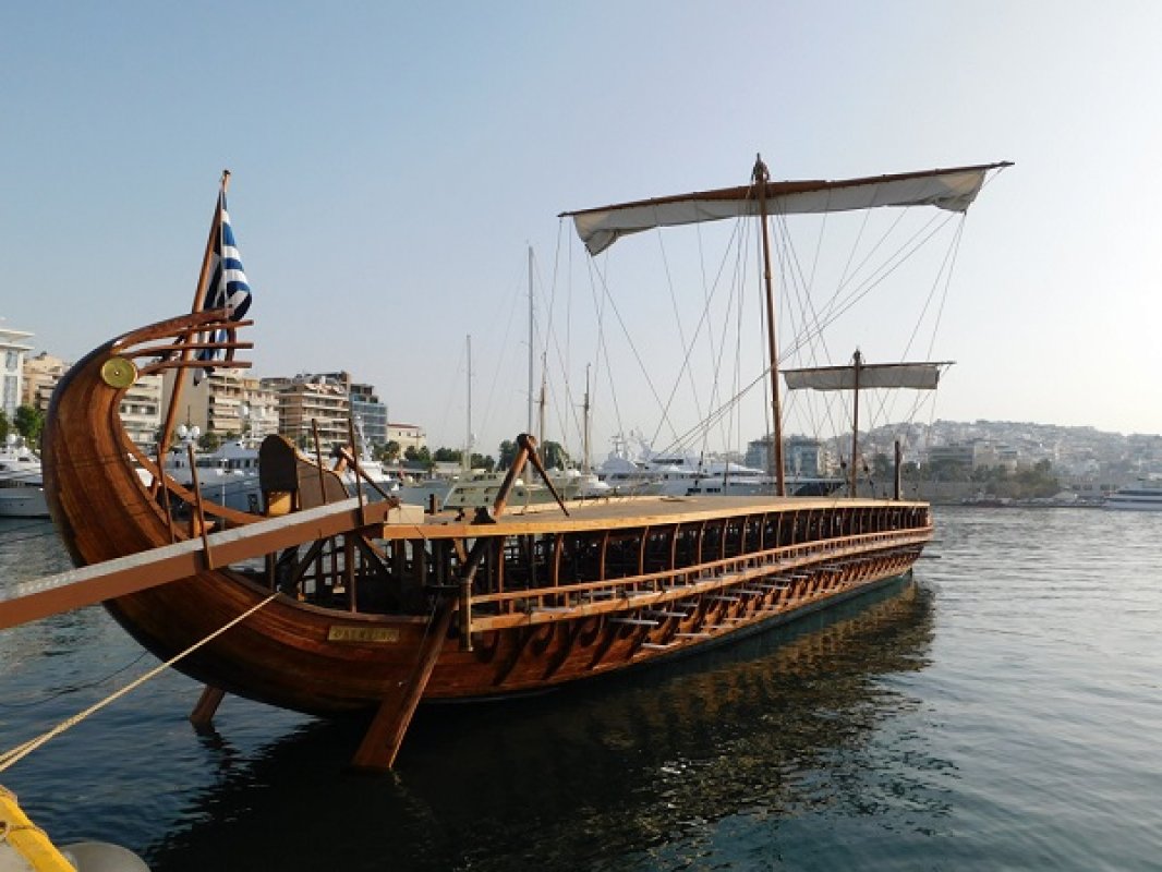 Ξαναχτίζοντας τα «ξύλινα τείχη»…EΞΑΙΡΕΤΙΚΟ!!