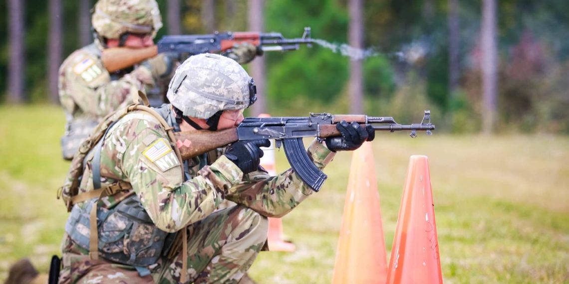 AK-47: Ο Στρατός των ΗΠΑ «καίγεται» για πυρομαχικά για kalashnikov και άλλων ρωσικών όπλων [pics]