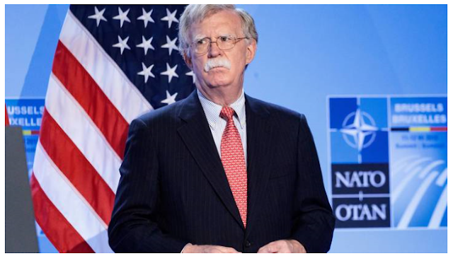 Ο Bolton πρέπει να φύγει, καθώς ο Σύμβουλος έπεσε θύμα του δικού του οράματος του κόσμου