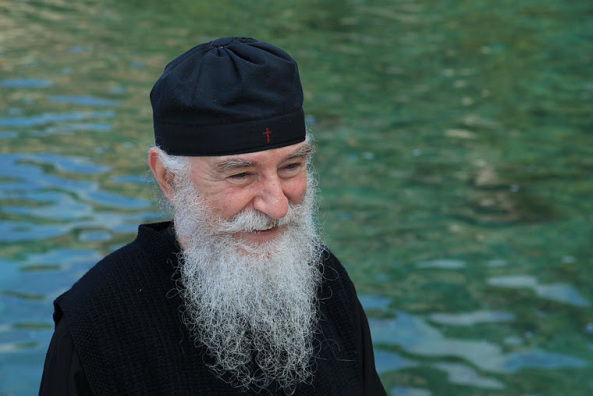Ο δαιμονισμένος στο κελί του Αγίου Παϊσίου! – Γέρων Νίκων