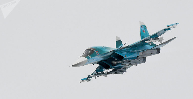 Δείτε το Su-34 να καταστρέφει στόχους στο έδαφος με πυραύλους (Βίντεο)