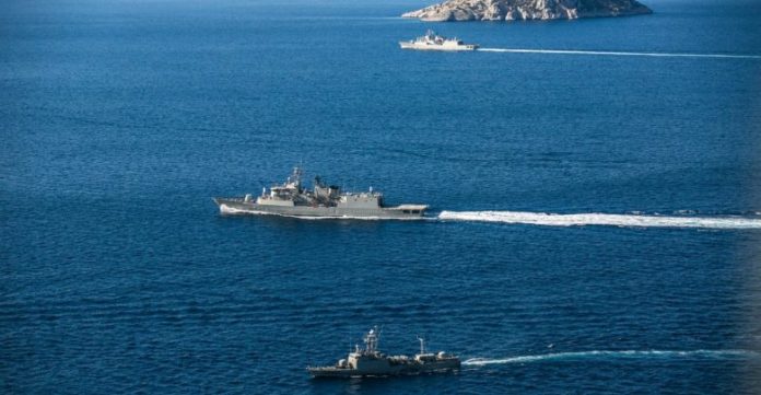 Γιατί η Ελλάδα δεν κάνει ασκήσεις στο Καστελόριζο;