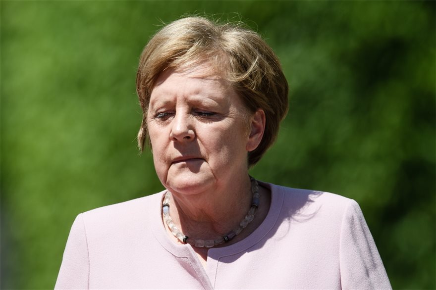 angela-merkel-tremei-tria