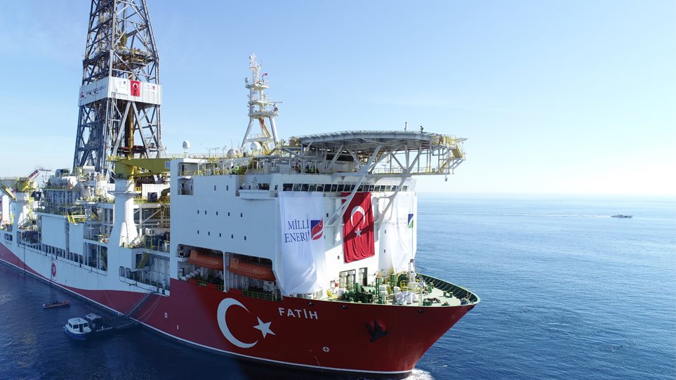 ΕΚΤΑΚΤΟ Τουρκική επιβεβαίωση: «Ξεκίνησε η γεώτρηση του «Πορθητή» – Φτάσαμε σε βάθος 3.000 μέτρων – Στέλνουμε και το «Γιαβούζ»
