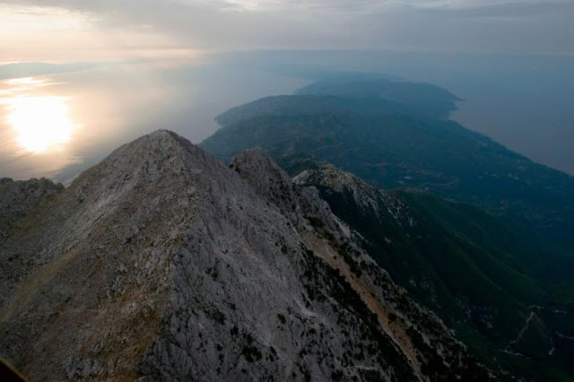 Συγκλονιστική περιγραφή Αόρατου Ασκητή από τον Άγιο Παΐσιο
