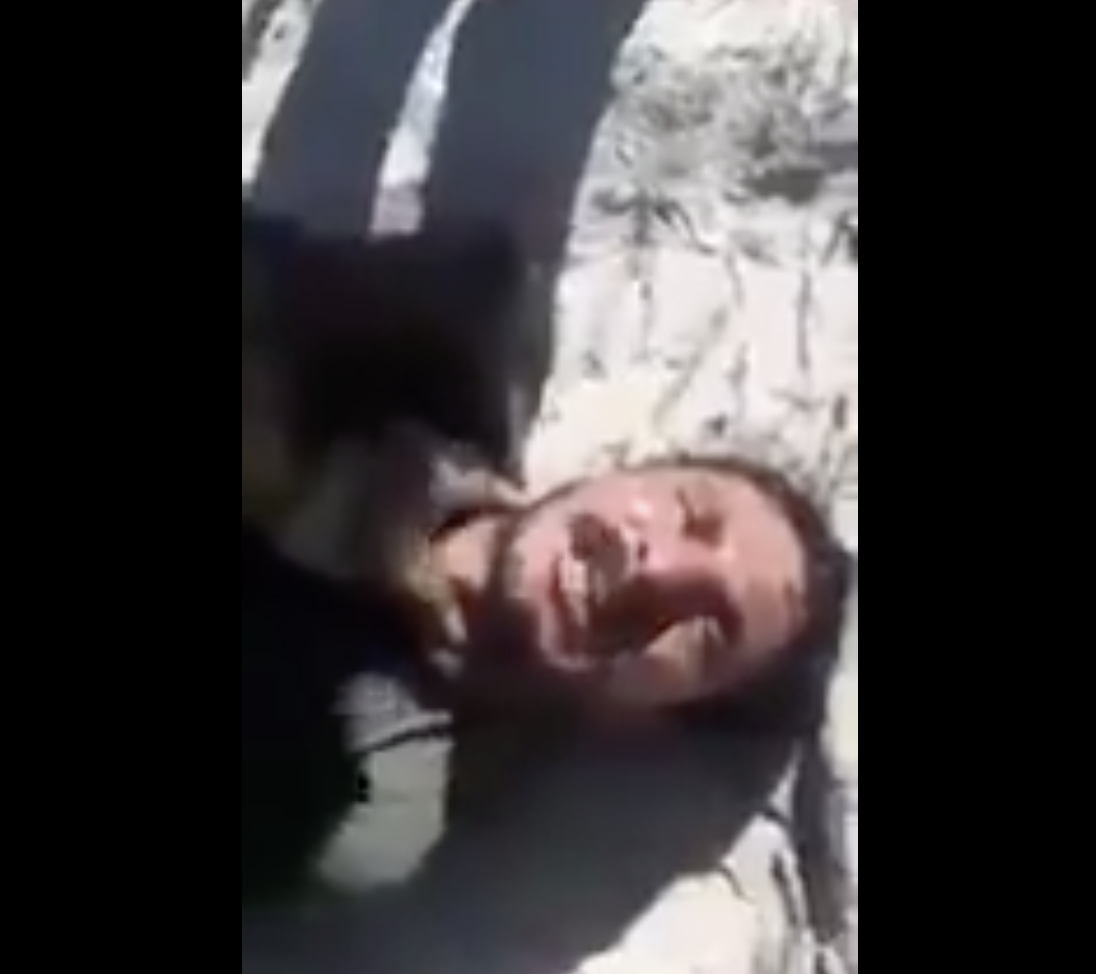 Τουρκικές αγριότητες! Βασανίζουν Κούρδο αιχμάλωτο και τον απειλούν με εκτέλεση-ΒΙΝΤΕΟ