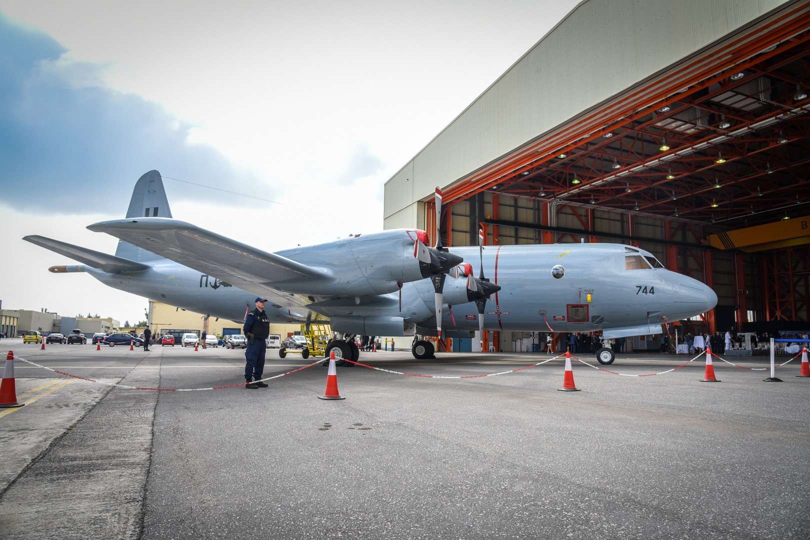 Πέταξε το P-3 Orion με ελληνικό πλήρωμα!