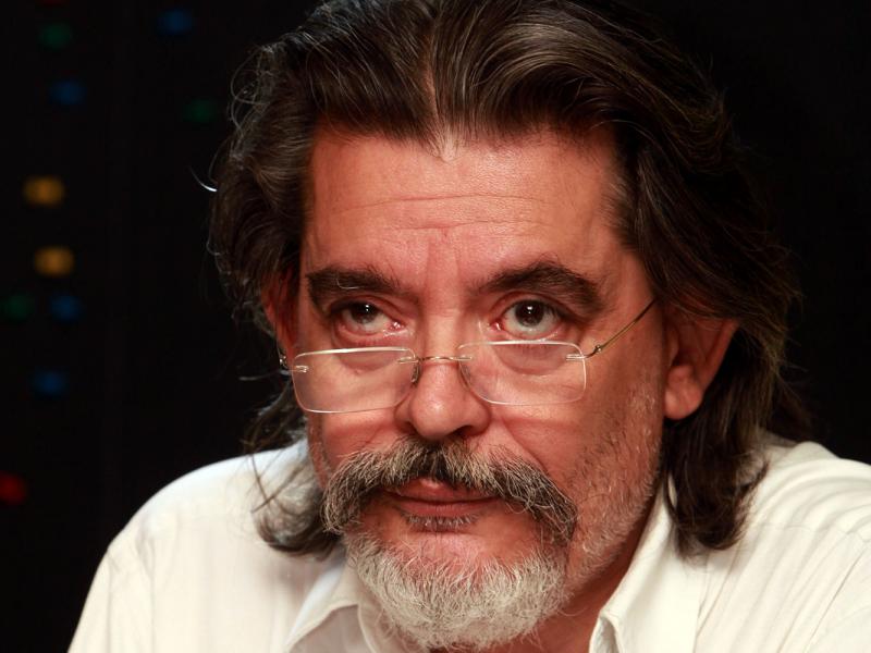 Κεραμίδα στο κεφάλι από τον Στάθη…