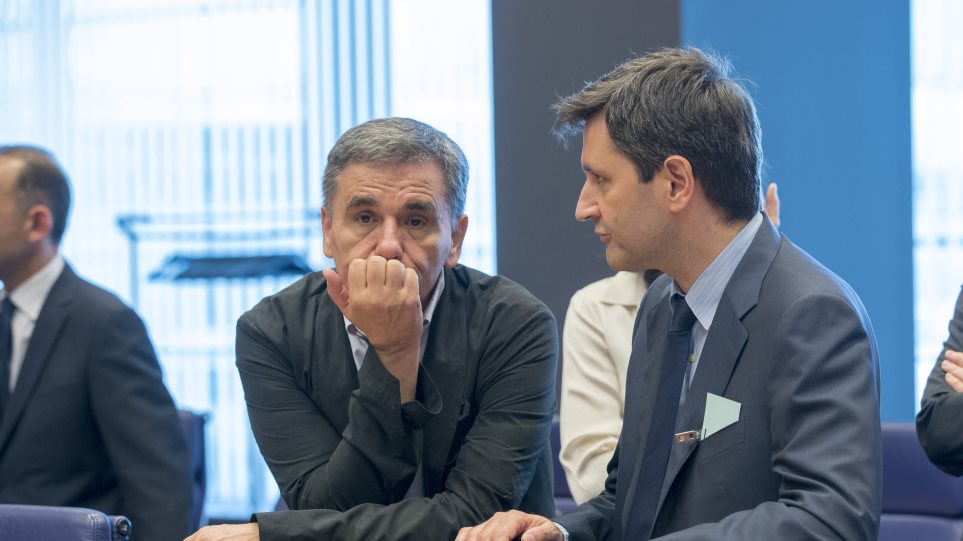 Ελπίζουν στην ΕΛΣΤΑΤ για να «κρύψουν» τις τρύπες δισεκατομμυρίων από τις προεκλογικές παροχές