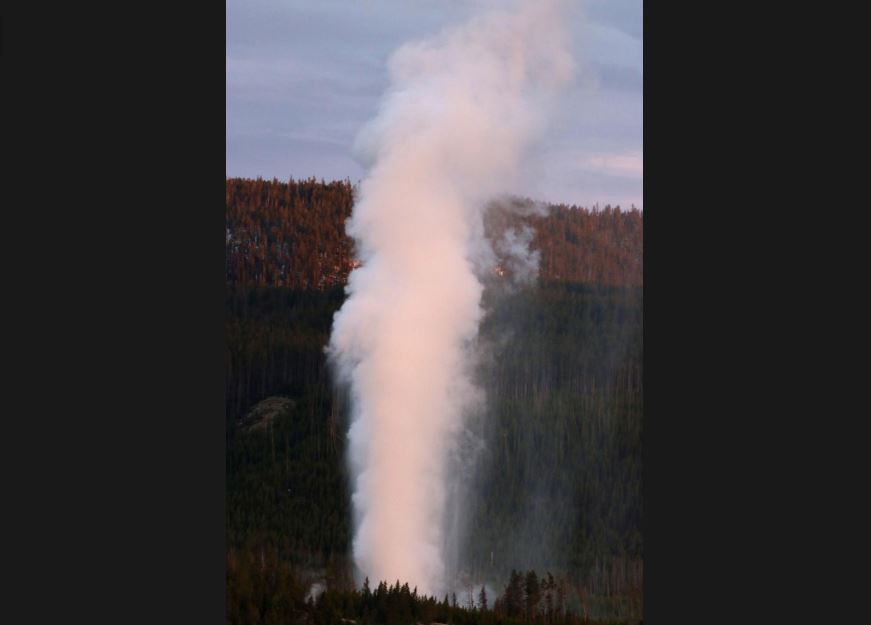 Εκρήξεις στο Yellowstone.