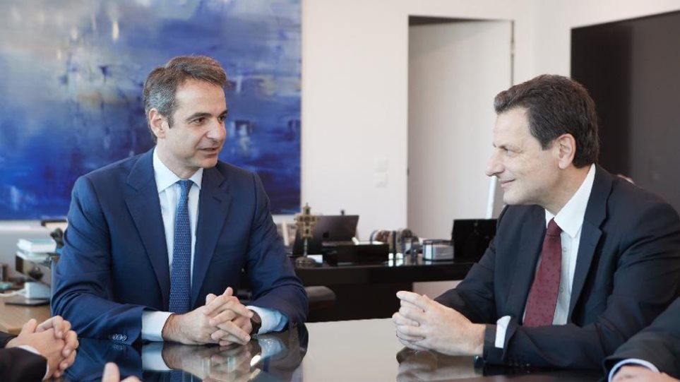 Αποστόλου : Γέμισε “δαγκωματιές” ο Κυριάκος Μητσοτάκης…