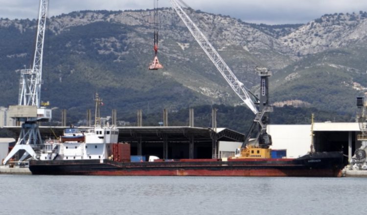 Πλοίο τουρκικής ΜΚΟ αντί για ¨ιατρικά είδη¨ μετέφερε εκρηκτικά…