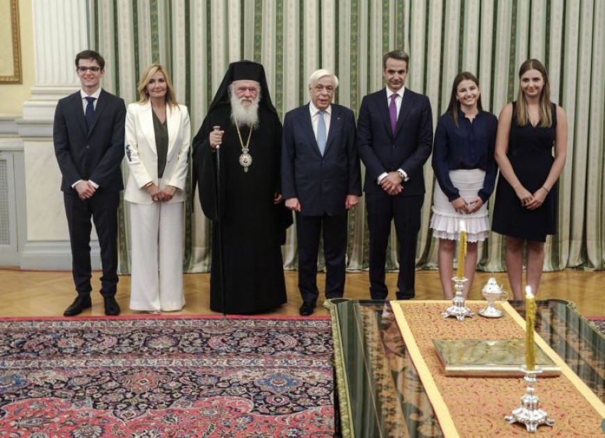 ΕΛΛΑΔΑ ΤΣΙΦΛΙΚΙ ΤΗΣ ΔΕΞΙΑΣ ΠΑΡΑΤΑΞΗΣ