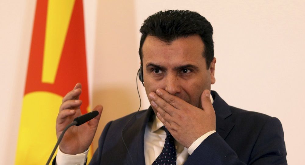 Ρώσοι φαρσέρ έπεισαν τον Ζάεφ και συμφώνησε ότι ο Ποροσένκο είναι «συγγενής» του Μέγα Αλέξανδρου