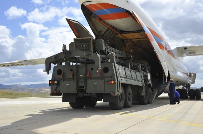 Μπαλαντέρ οι S-400 στο «παιχνίδι» του Ερντογάν με ΗΠΑ – Ρωσία