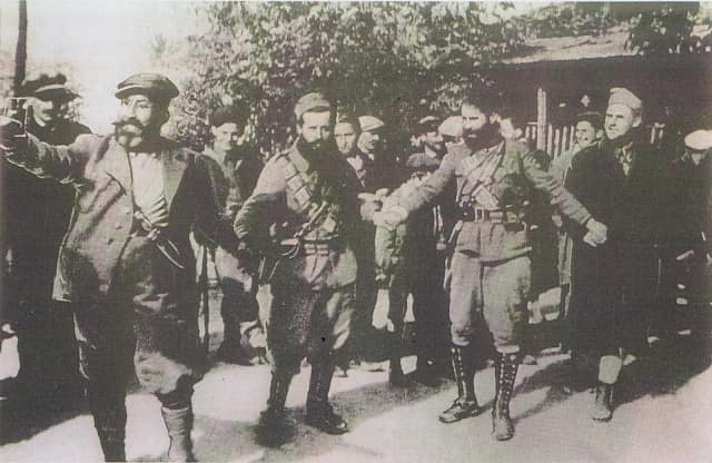 ΩΣ ΠΟΤΕ ΘΑ ΕΙΜΑΣΤΕ ΤΑ ΜΠΛΕ, ΠΡΑΣΙΝΑ ΚΑΙ ΚΟΚΚΙΝΑ, ΗΛΙΘΙΑ ΠΙΟΝΙΑ ΤΟΥ ΣΥΣΤΗΜΑΤΟΣ ;;;