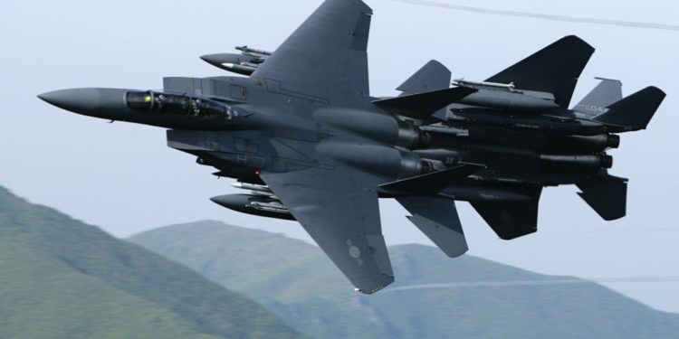 F-15K: Καρέ-καρέ η αναχαίτιση των ρωσικών μαχητικών [vid]