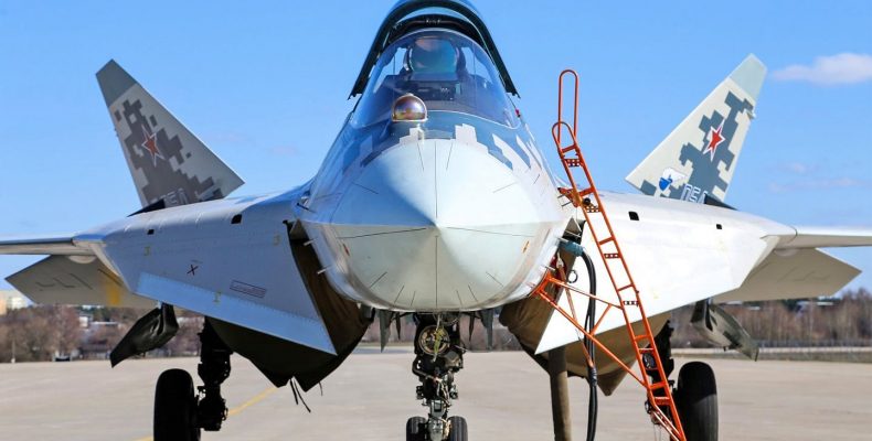 Μια ενδιαφέρουσα απόπειρα για σύγκριση του ρωσικού Su-57 με το F-35 των ΗΠΑ… σε κάποιους τομείς!