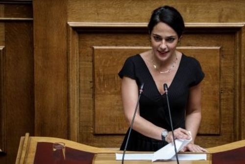 Δόμνα Μιχαηλίδου: 2.000 ευρώ για κάθε παιδί που γεννιέται – Δεν θα κοπεί κανένα επίδομα