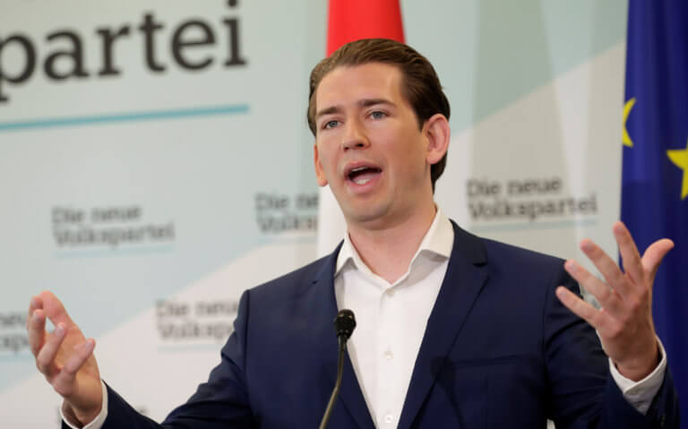 Κουρτς: «Λάθος» η μεταφορά στην Ευρώπη ανθρώπων που διασώθηκαν στη Μεσόγειο