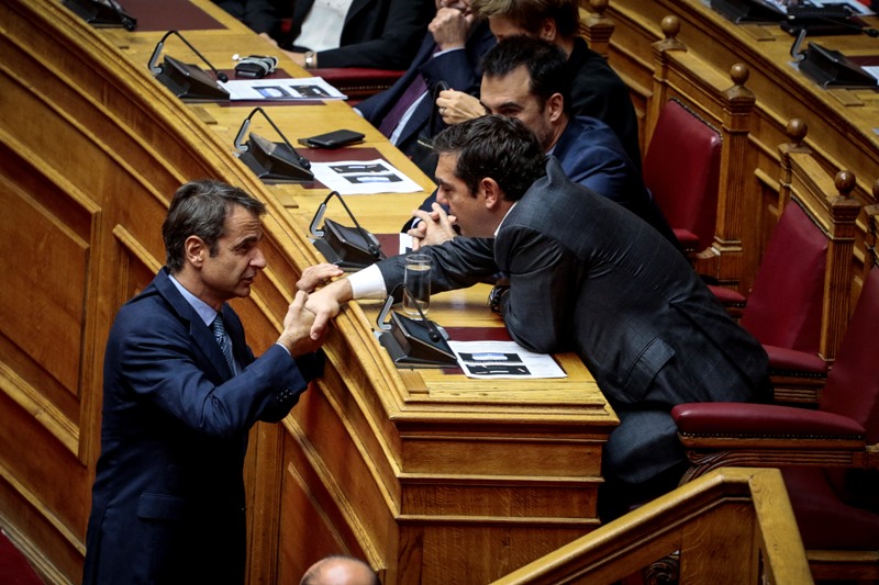 ΕΙΝΑΙ ΜΙΑ… ΩΡΑΙΑ ΑΤΜΟΣΦΑΙΡΑ! Η ΝΔ ΨΗΦΙΖΕΙ ΠΑΠΑΔΗΜΟΥΛΗ ΣΤΗΝ ΕΥΡΩΒΟΥΛΗ ΚΑΙ Ο ΣΥΡΙΖΑ ΤΑΣΟΥΛΑ ΣΤΗΝ ΕΛΛΗΝΙΚΗ ΒΟΥΛΗ