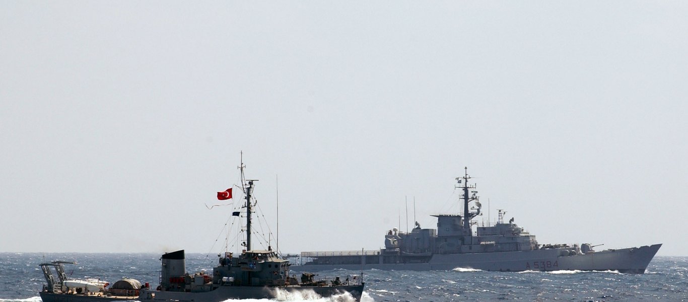 «Πρωθυπουργός» ψευδοκράτους: «Η “Νότια Κύπρος” θα διαλυθεί» – Τουρκικά πολεμικά πλοία στην κυπριακή ΑΟΖ (βίντεο, φωτό)